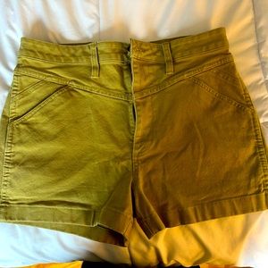 Madewell Emmet Shorts in size 30 in color Olive Surplus